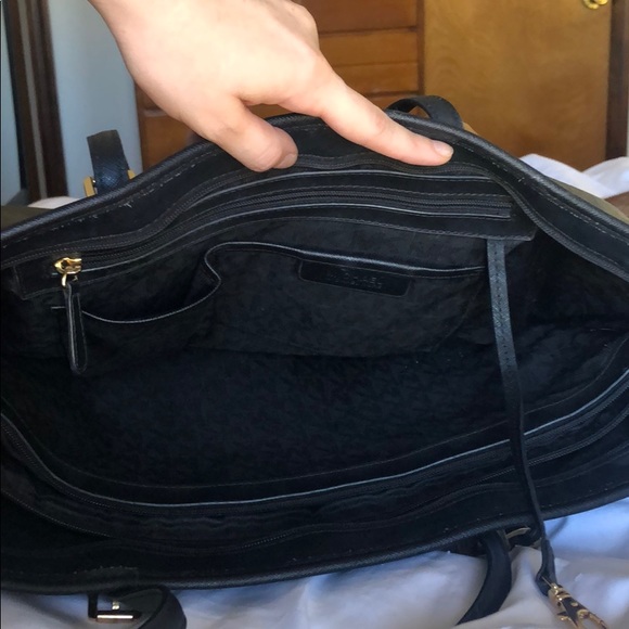 Michael Kors Jet Set Large Tote - Picture 3 of 6